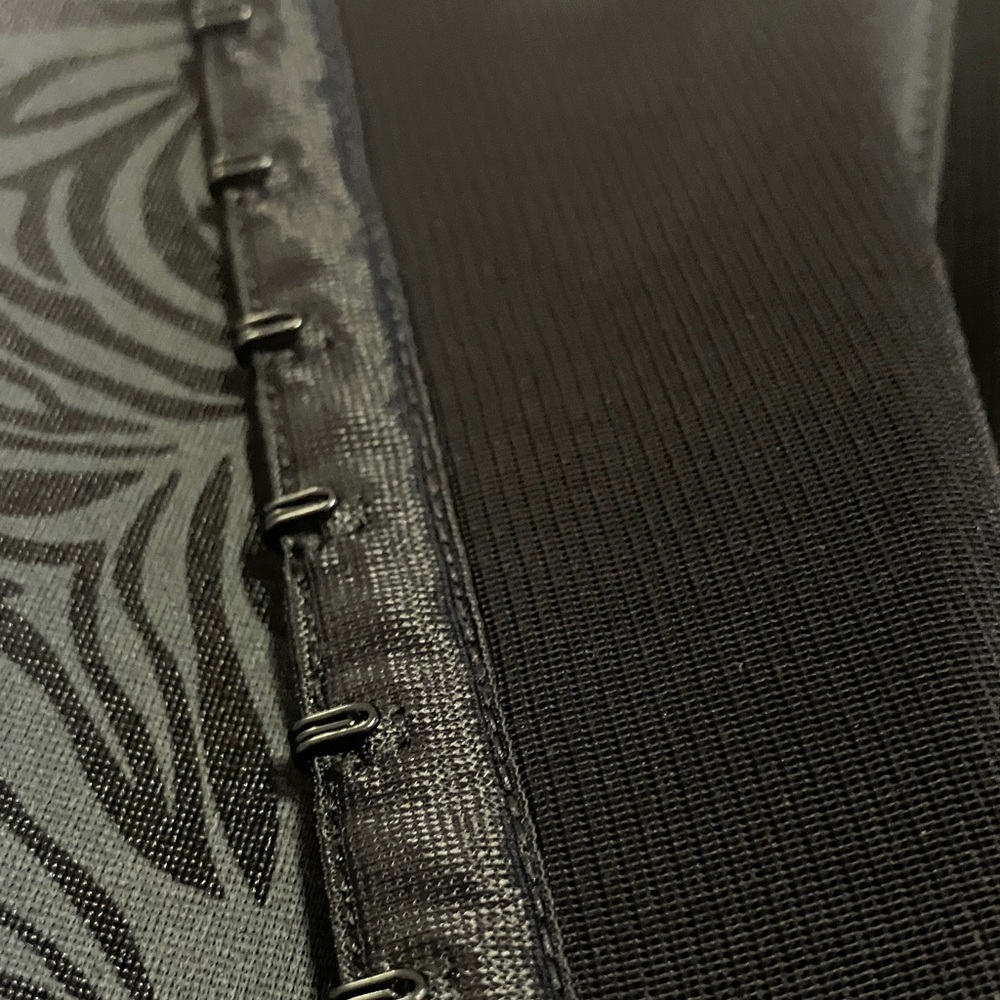 Maidenform Waist Control Cincher Size Medium - Picture 5 of 7